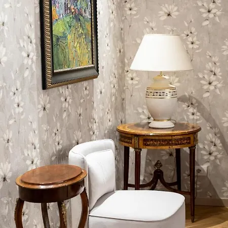 Seven Luxury 公寓 *