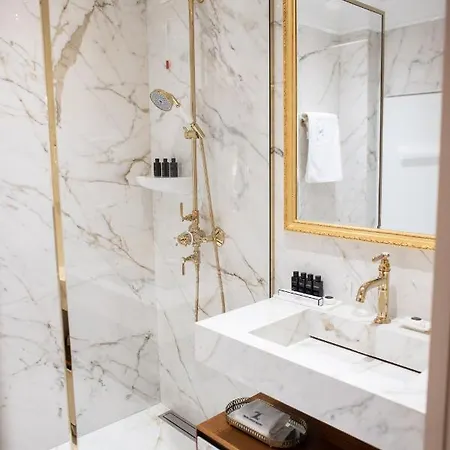 Seven Luxury 地拉那