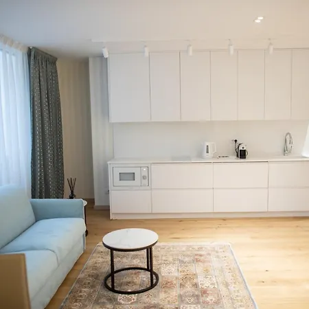 Seven Luxury تيرانا