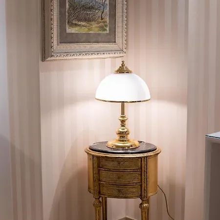 Seven Luxury * تيرانا