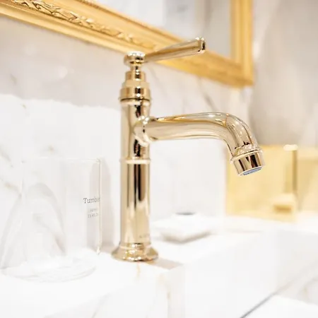 Seven Luxury * تيرانا