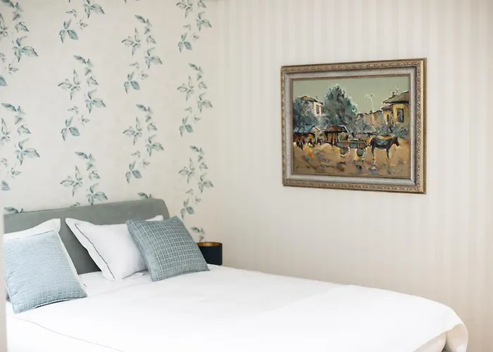 Seven Luxury * Tiran