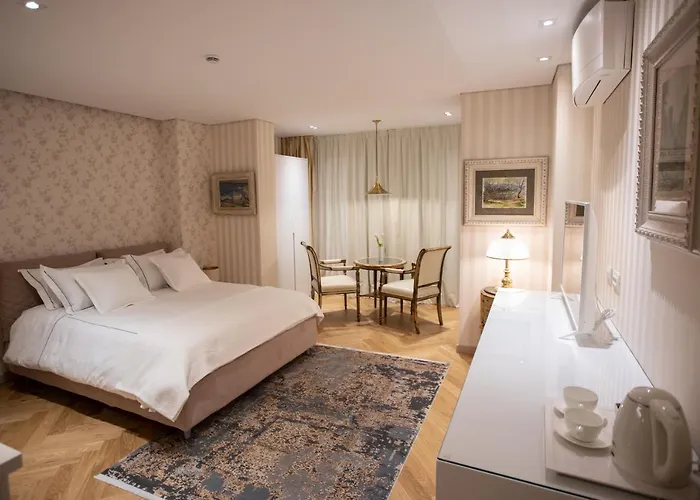 Seven Luxury Тирана