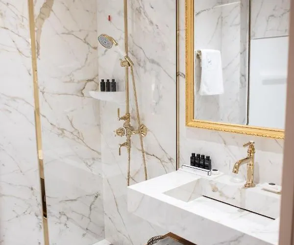 Seven Luxury Тирана